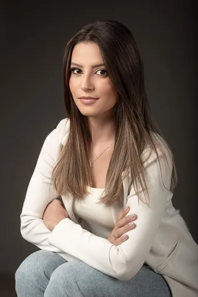 Dra. Larissa Torres